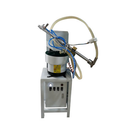 अच्छी कीमत M4 220V 0.4MPa स्क्वायर नट फीडर मशीन CE प्रमाणन: ऑनलाइन