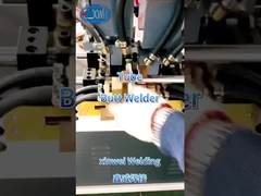 बट वेल्डर के साथ गैल्वेनाइज्ड ट्यूब की वेल्डिंग