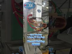 दो सिरों वाली स्पॉट वेल्डिंग मशीन से स्टेनलेस स्टील शीट की वेल्डिंग